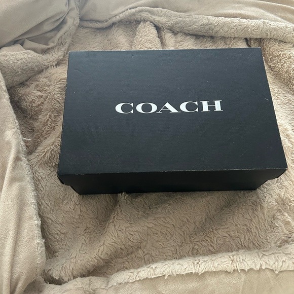 Coach Audrey 90 LTR Pump - Picture 4 of 4